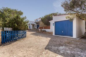 Exterior - Holiday Home 'Casa Del Sol' with Sea View, Private Terrace and Wi-Fi (Illes Balears)