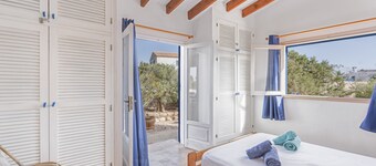 Holiday Home 'Casa Del Sol' with Sea View, Private Terrace and Wi-Fi