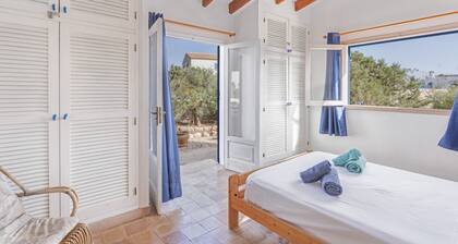 Holiday Home 'Casa Del Sol' with Sea View, Private Terrace and Wi-Fi