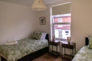 2 bedrooms, iron/ironing board, WiFi, bed sheets