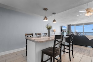 Dining - Garden City Beach Oceanfront Condo 503 | Rising Tides Properties Rental (Murrells Inlet)