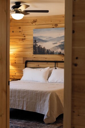 2 bedrooms, iron/ironing board, travel cot, WiFi