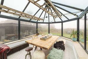 4 bedrooms - Host Stay Ranworth (Scarborough)