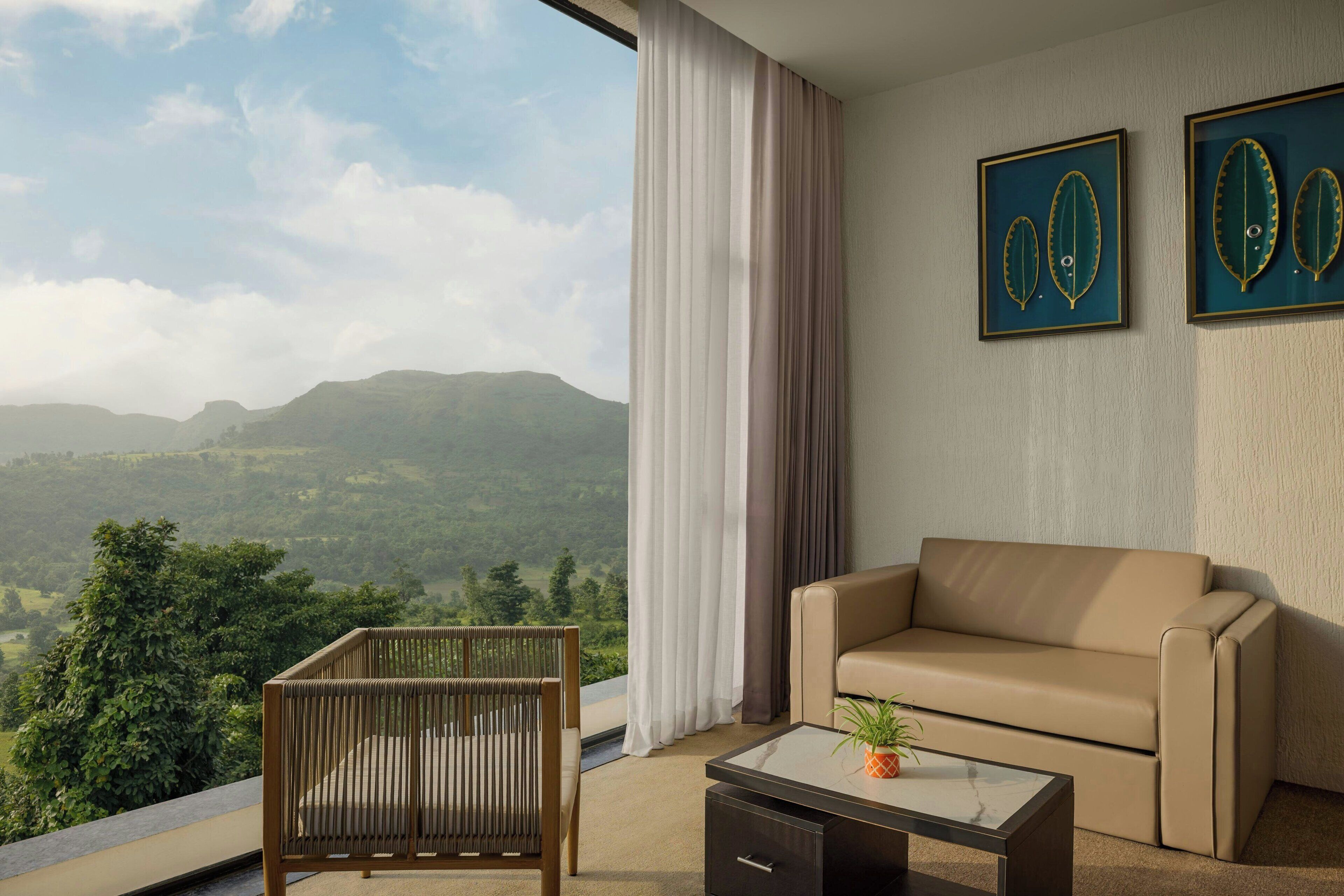 Suite, 1 King Bed, Mountain View | Living room