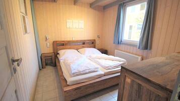 House | 3 bedrooms, individually furnished