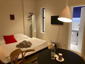 1 bedroom, desk, iron/ironing board, WiFi