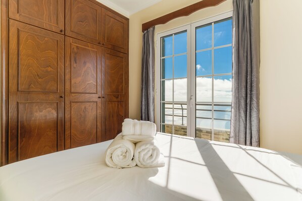 3 bedrooms, blackout curtains, free WiFi - Villa Nóbrega by Holiday Rental Madeira (Funchal)