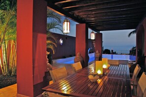 Outdoor dining - RED-HOUSE, Red-House Tenerife Sur (Costa Adeje)