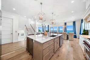 Maison, plusieurs chambres | Cuisine privée