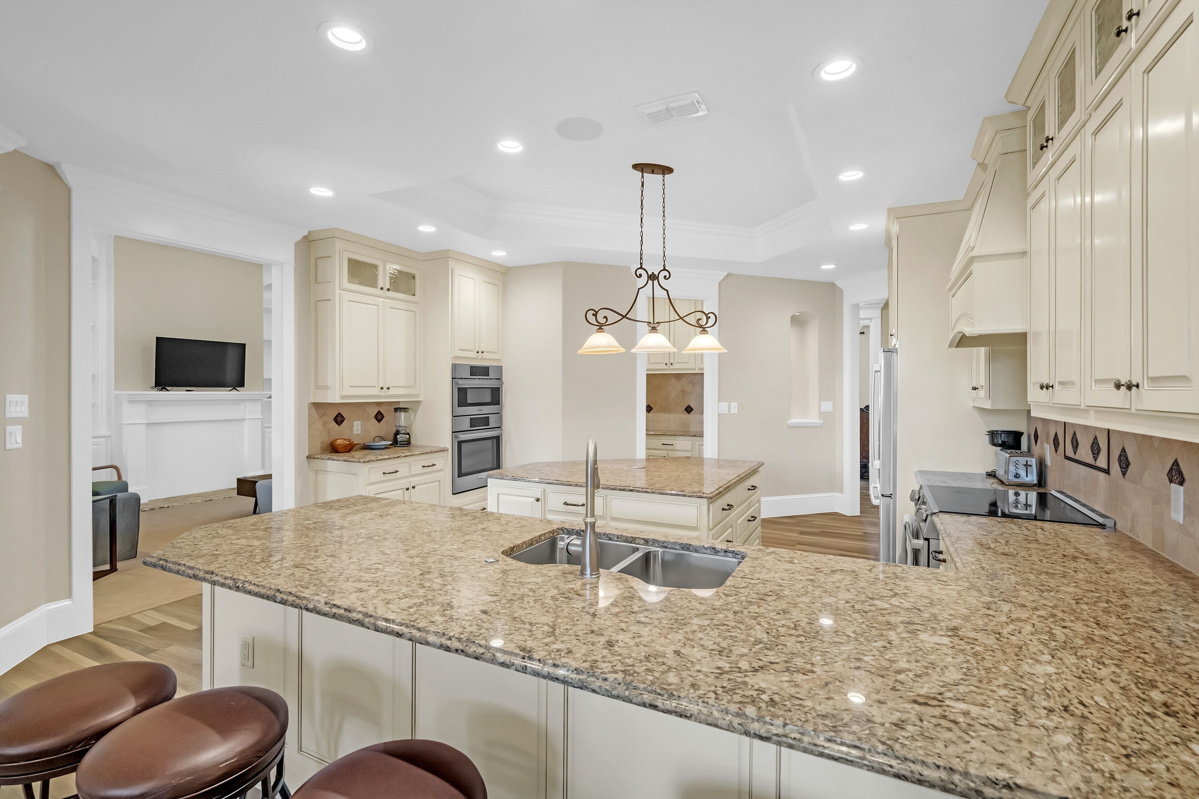 House, 4 Bedrooms | Private kitchen | Fridge, oven, coffee/tea maker, toaster