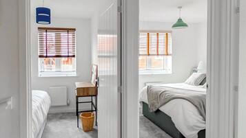 3 bedrooms, iron/ironing board, free WiFi, bed sheets