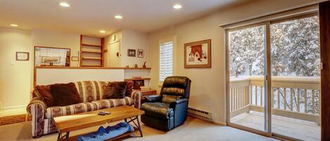 Leilighet, 2 soverom | Oppholdsområde | Smart-TV