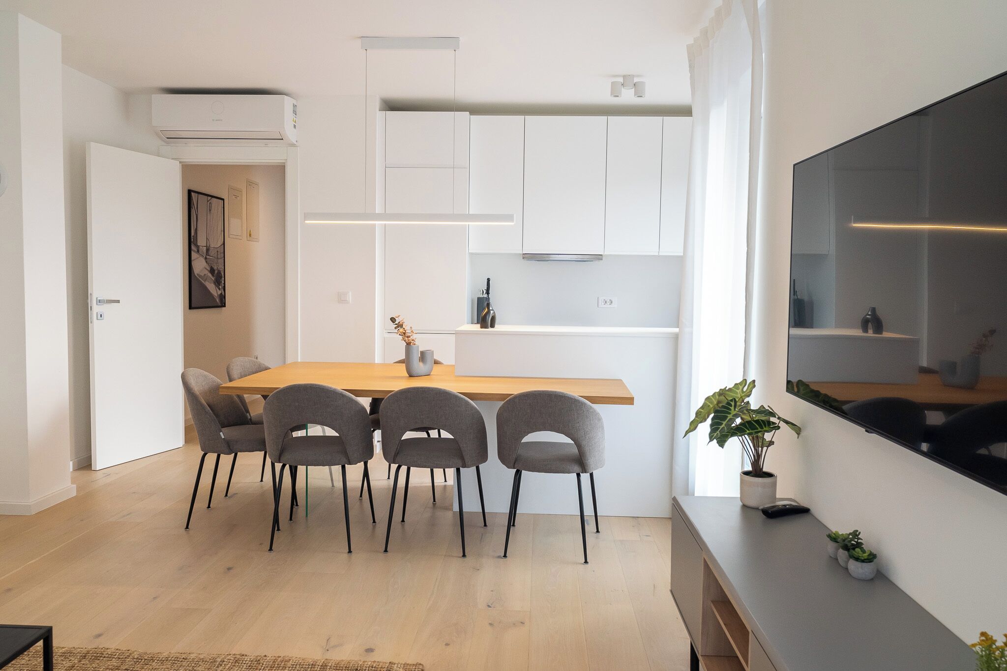 Apartment, Balcony | Living area | 50-inch LCD TV with satellite channels, Netflix, streaming services