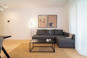 Apartment, 3 Bedrooms, Balcony | Living room