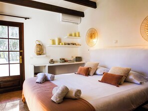 Bügeleisen/Bügelbrett, Reisekinderbett, WLAN, Bettwäsche