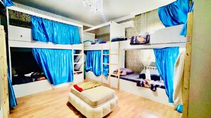 3 slaapkamers, een strijkplank/strijkijzer, wifi, beddengoed