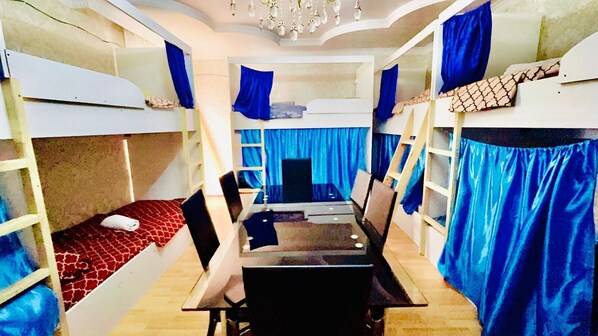 3 soverom, strykejern/-brett, wi-fi og sengetøy