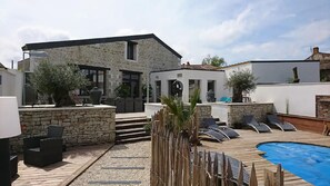 Villa | Balcony - Villa in Nuaille-d'aunis With Private Pool (Nuaille d'Aunis)