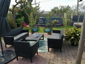 Property grounds - Villa with Private Pool – Grau d’Agde – 6–8 Guests – Beach – AC (Agde)