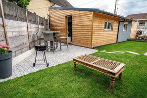 Outdoor dining - Chalet 10min from Parc des Expositions and 15min from Roissy  (Villepinte)