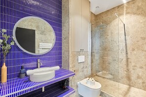 Apartment | Bathroom