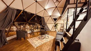 Family Villa, Private Pool, Mountain View | Living area | 43-inch LCD TV with digital channels, Netflix, Hulu