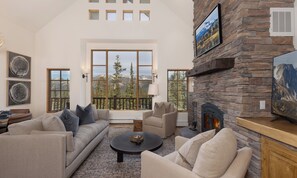 Smart TV, chimenea, videojuegos y estéreo