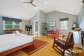 1 quarto, escrivaninha, ferros/tábuas de passar roupa, Wi-Fi de cortesia