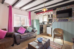 TV, fireplace, offices