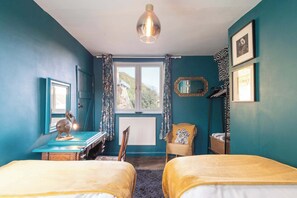 2 bedrooms, WiFi, bed sheets - Host & Stay | Candyfloss Cottage (Whitby)