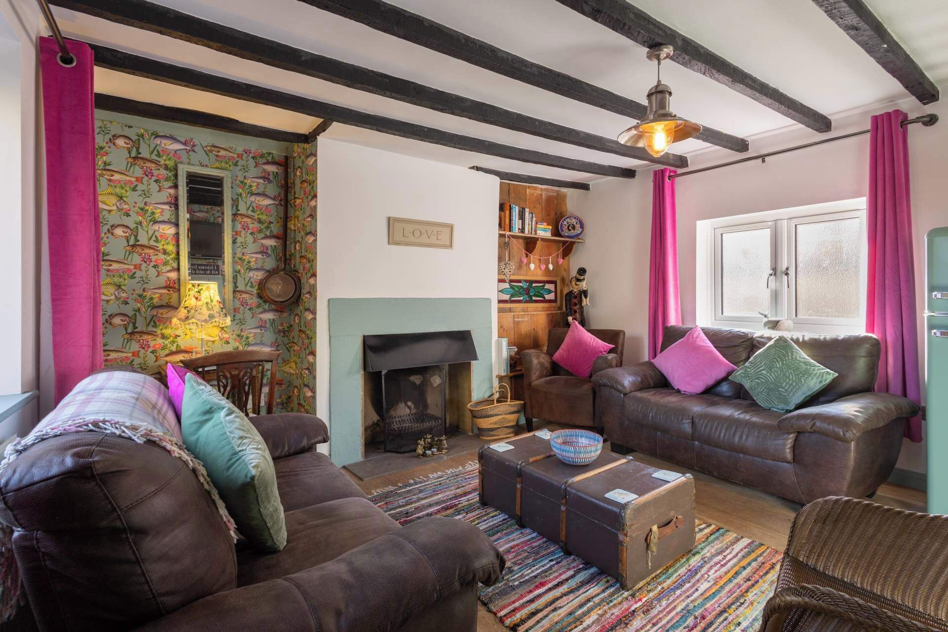 TV, fireplace, offices