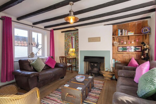 TV, fireplace, offices