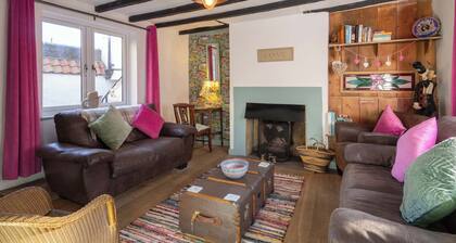 Host & Stay | Candyfloss Cottage