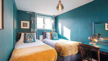 2 bedrooms, WiFi, bed sheets