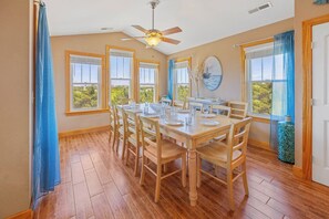 Dining - Oceanside Home w/ Private Pool, Hot Tub, Game Rm. Snag this Message in a Bottle! (Salvo)