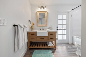 Dutxa, assecador de cabells i tovalloles 