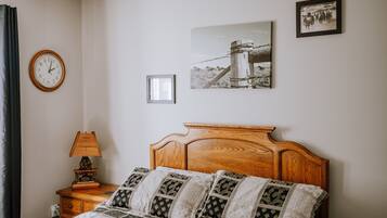 3 bedrooms, travel crib, free WiFi, bed sheets