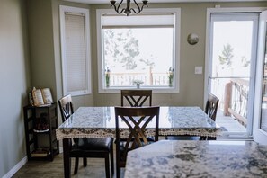 Dining - Cypress-3BR|Hottub|PetFriendly (Olds)