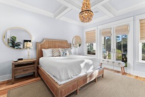 5 bedrooms, free WiFi, bed sheets - Book a Getaway Today! Lakeside Views! Community Pool! Carriage House! (Santa Rosa Beach)