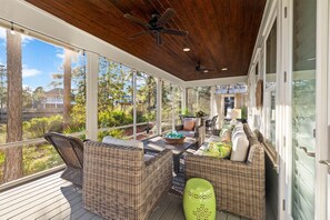 Terrace/patio - Book a Getaway Today! Lakeside Views! Community Pool! Carriage House! (Santa Rosa Beach)