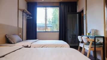 Habitación Confort con 2 camas individuales, para fumadores, vista a la montaña | Insonorización, wifi gratis y ropa de cama