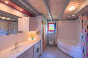 House | Bathroom - Ferienhaus im Skandinavischen Stil (Mirow)