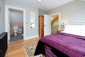 5 bedrooms, desk, iron/ironing board, travel cot - Historic Luxury House.  In the heart of County Clare. (Corofin)