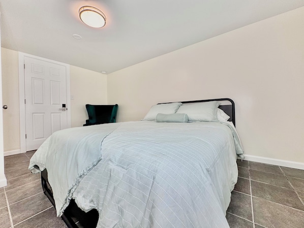 4 chambres, lit de bébé portatif, Wi-Fi, literie fournie