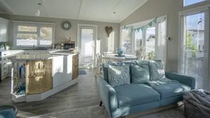 Unclassified image, 4 of 17, button - Seaside Chalet Escape in Abersoch (Pwllheli)