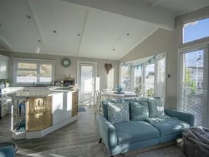 Chalet | Living area | Fireplace - Seaside Chalet Escape in Abersoch (Pwllheli)