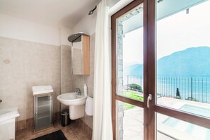 Villa, Lake View | Bathroom | Separate tub and shower, free toiletries, hair dryer, bidet