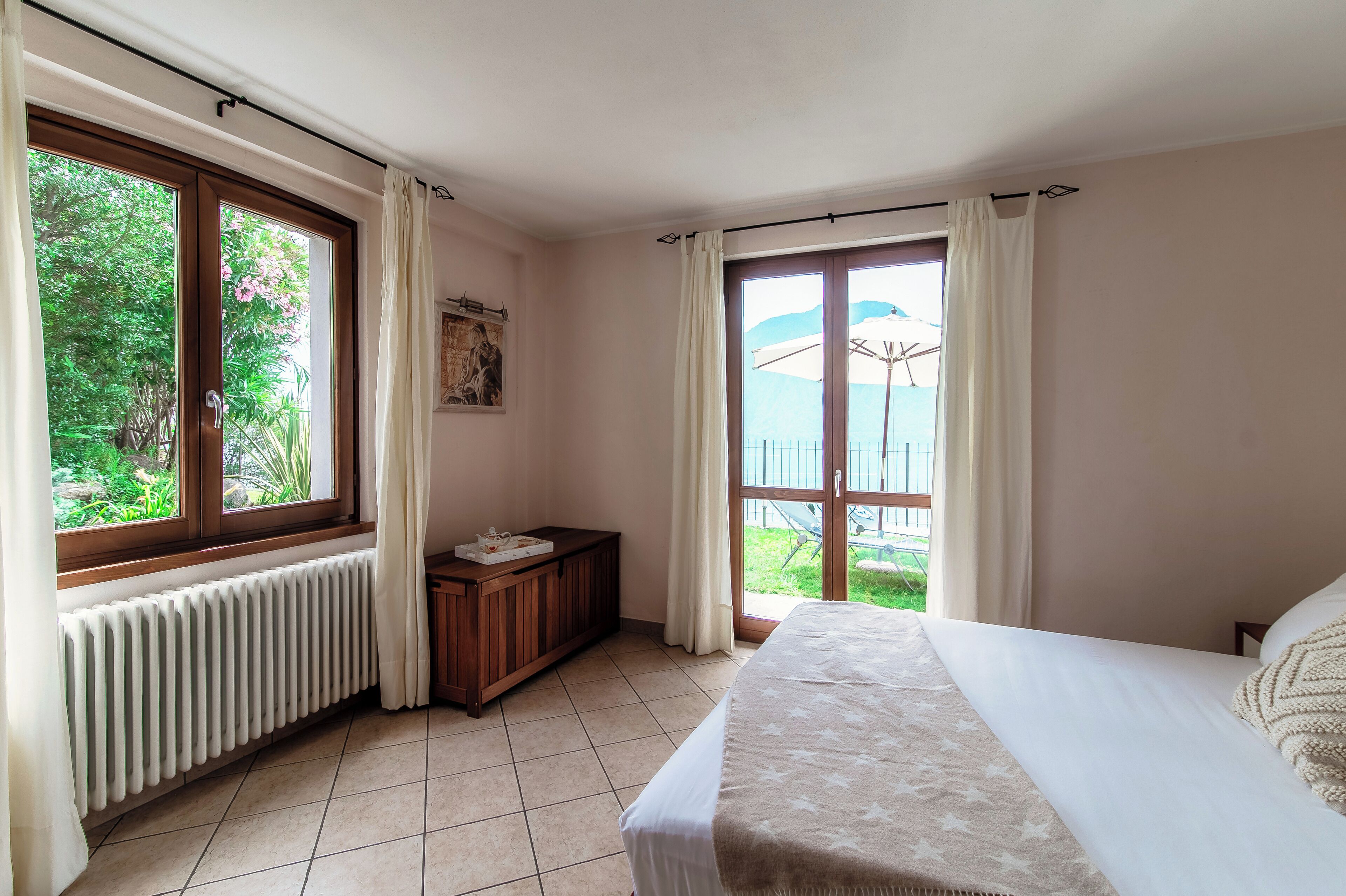 Villa, vista lago | 3 camere, biancheria da letto di alta qualità, copriletto in piuma