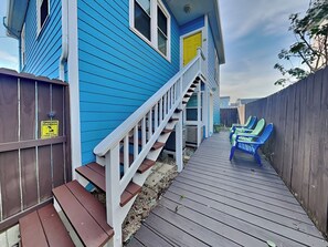 Terrace/patio - Seawall Celebration - Up | Gulf Views & Steps from Beach (Galveston)