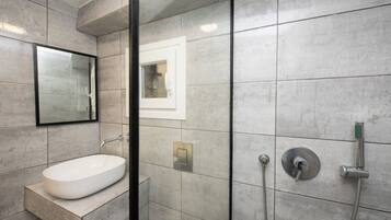 Estudi | Bany | Sabatilles